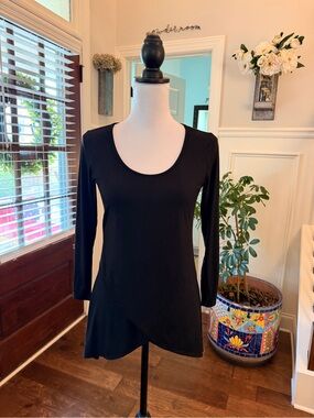 Dolce Bianca EUC 3/4 Sleeve Tulip Wrap Hem Scoop Neck Blouse